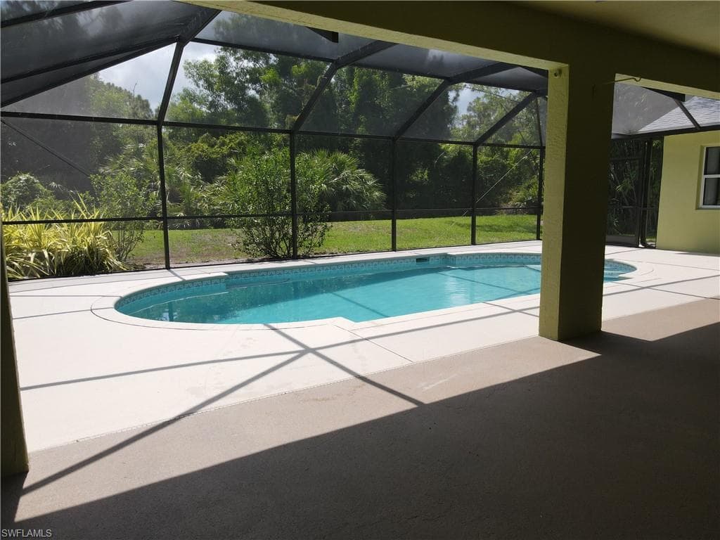 23447 Olde Meadowbrook Cir, Estero, FL 34134-6