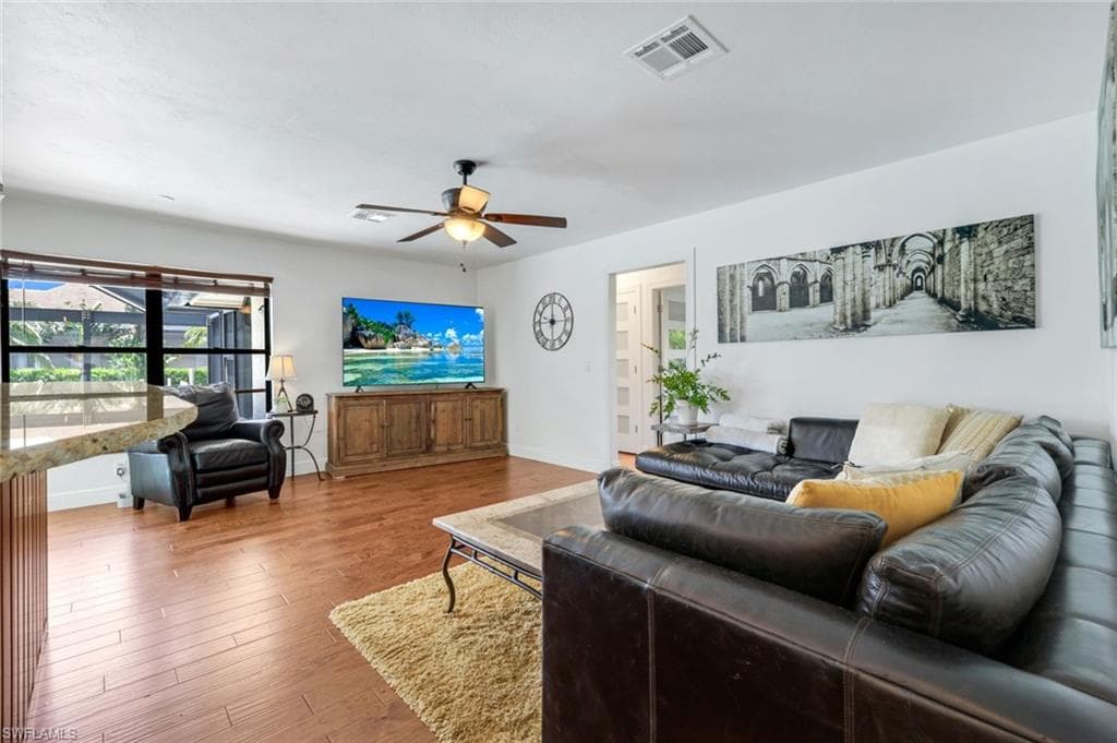 284 Polynesia Ct, Marco Island, FL 34145-9