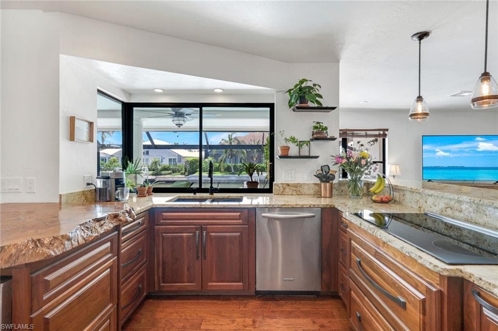 284 Polynesia Ct, Marco Island, FL 34145-15
