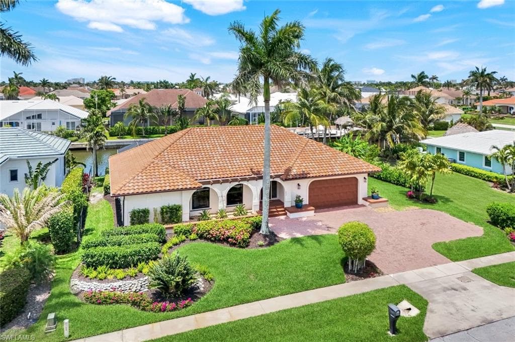 284 Polynesia Ct, Marco Island, FL 34145-1