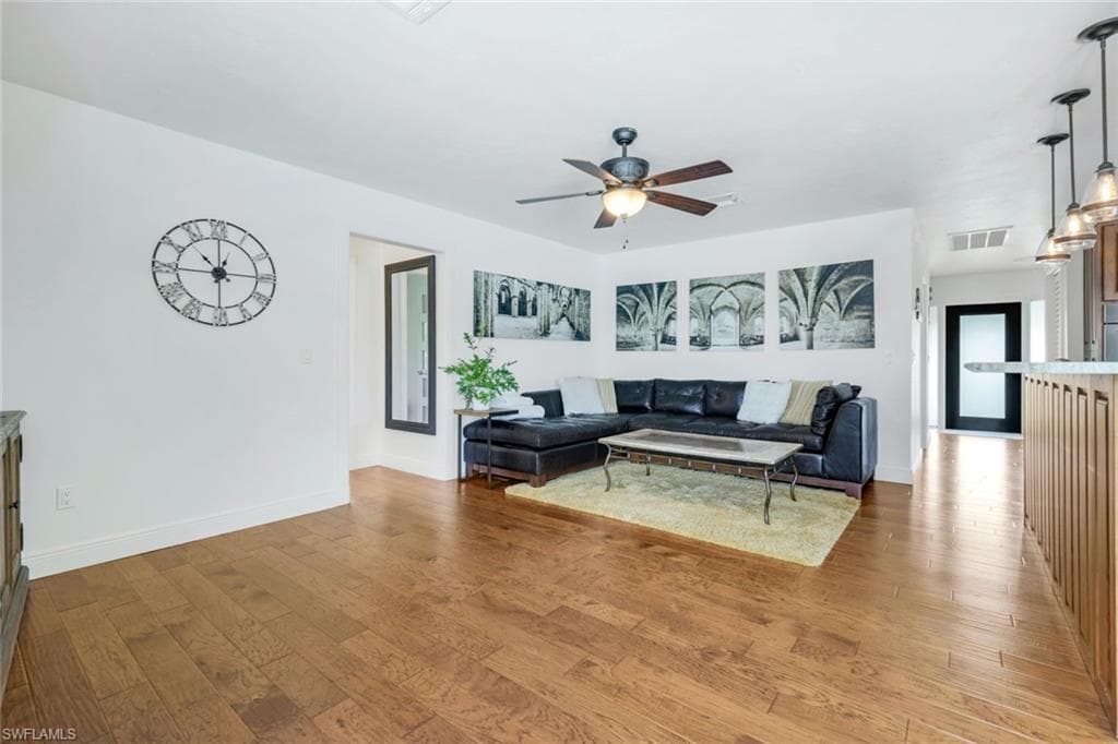 284 Polynesia Ct, Marco Island, FL 34145-19