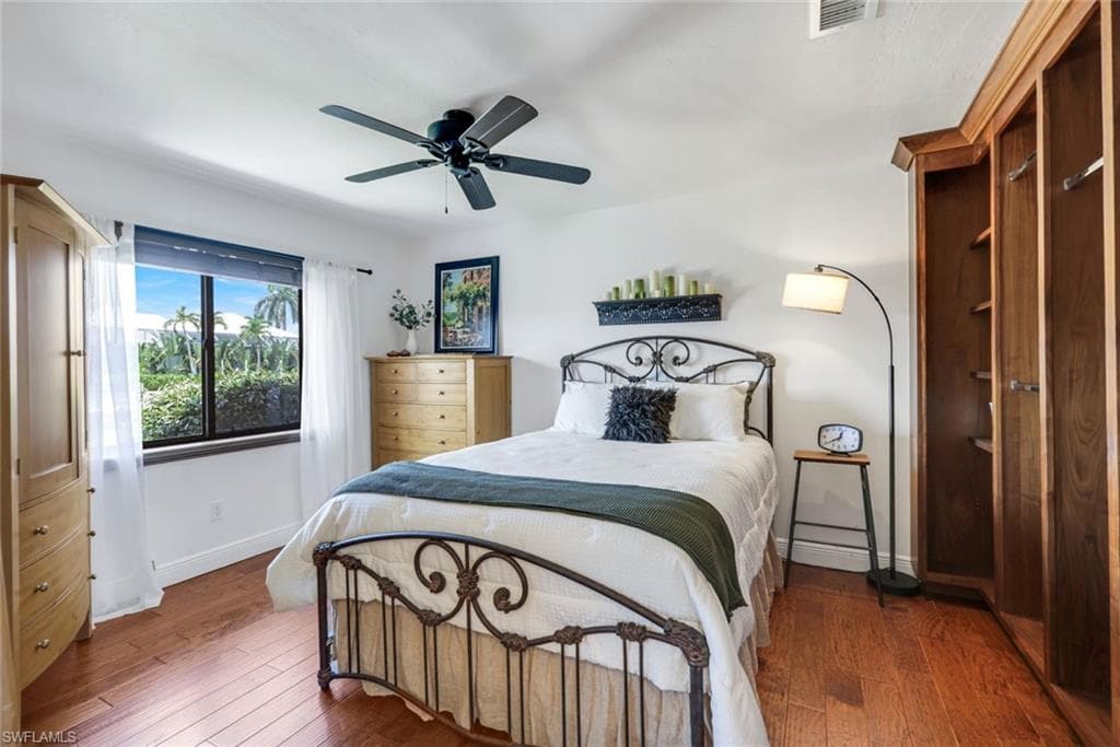 284 Polynesia Ct, Marco Island, FL 34145-28