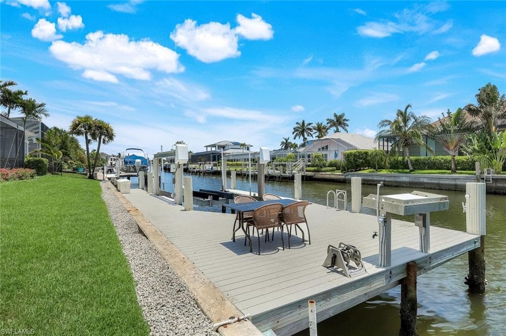 284 Polynesia Ct, Marco Island, FL 34145-40