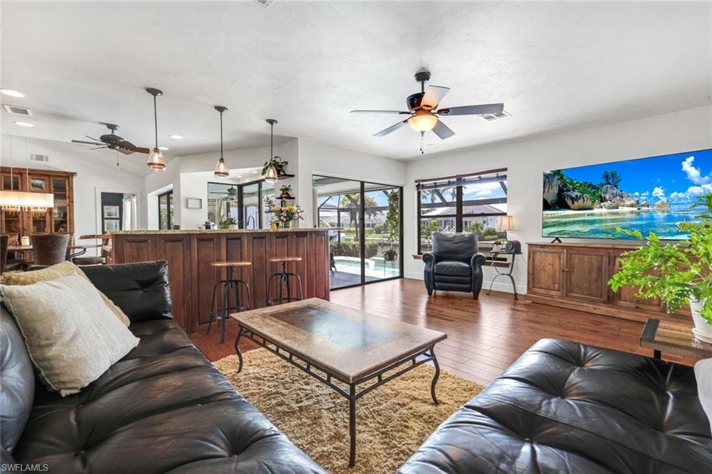 284 Polynesia Ct, Marco Island, FL 34145-8