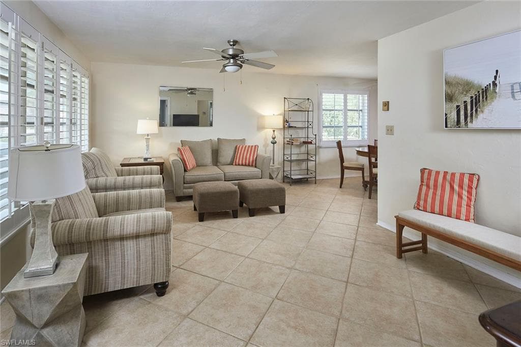 1721 Smugglers Cv, Naples, FL 34112-4