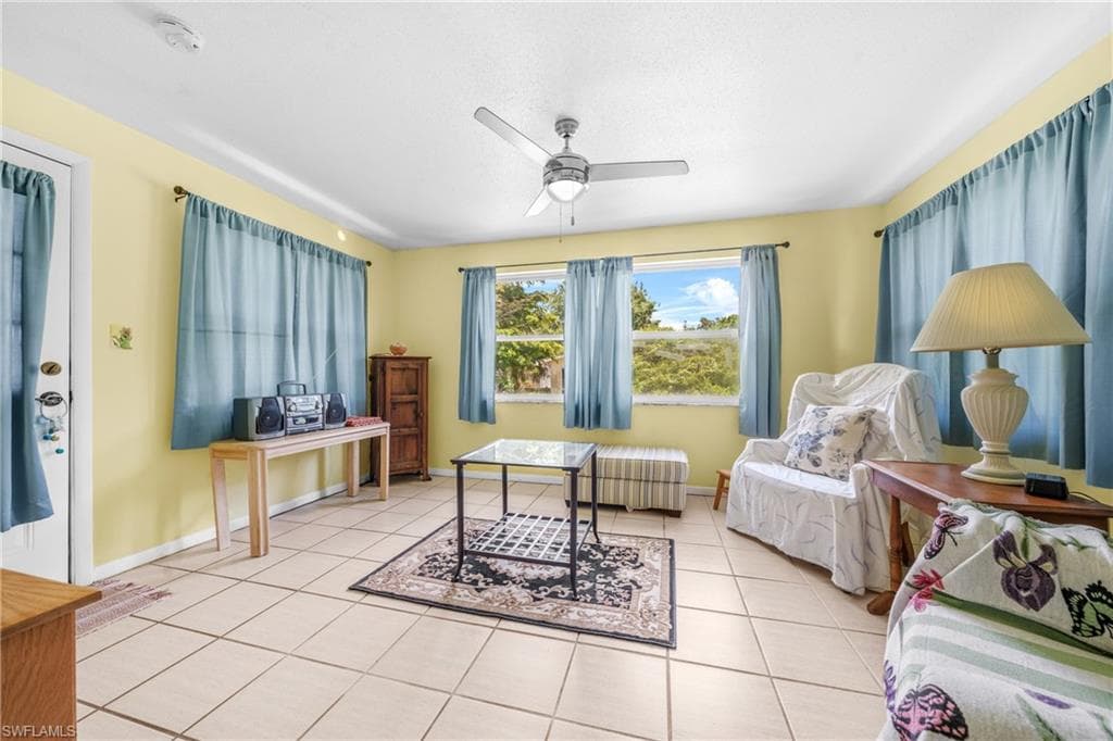 195 Jane St, North Fort Myers, FL 33903-12