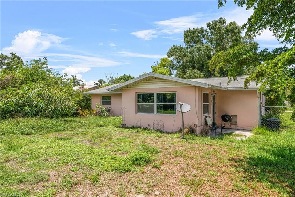 195 Jane St, North Fort Myers, FL 33903-23