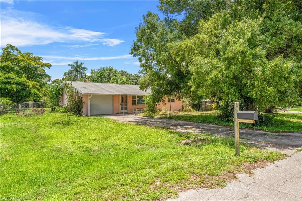 195 Jane St, North Fort Myers, FL 33903-3