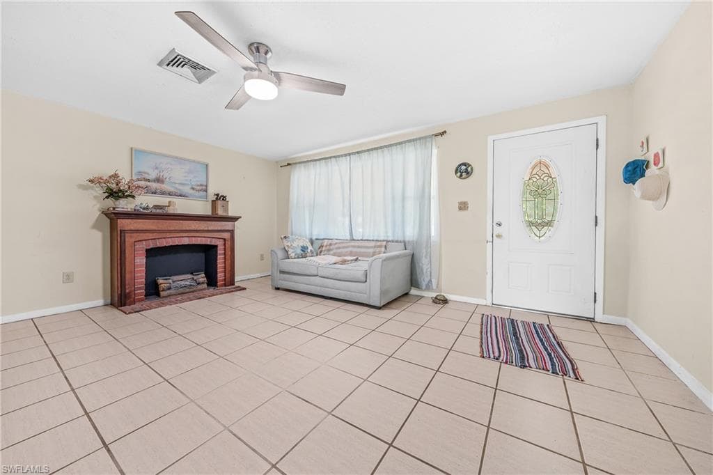 195 Jane St, North Fort Myers, FL 33903-7