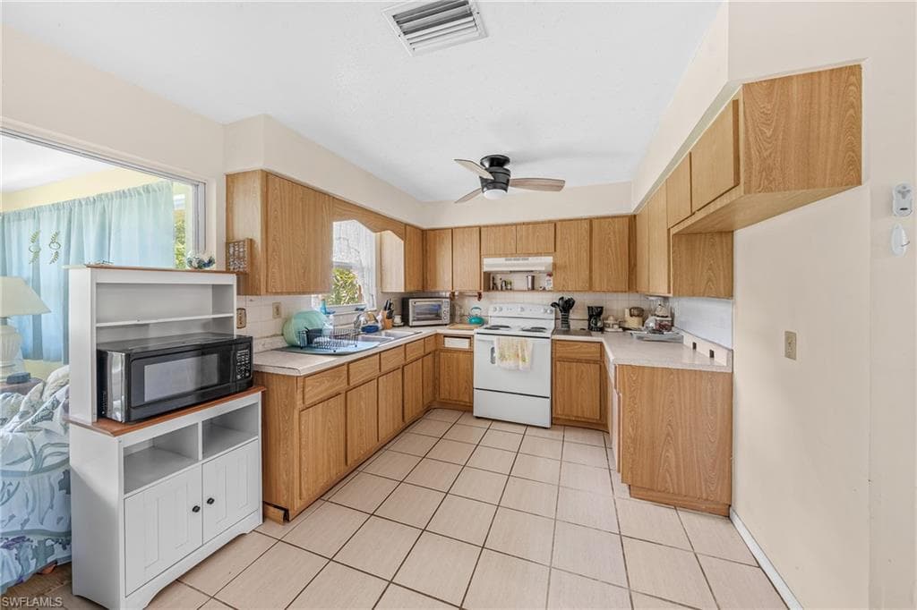 195 Jane St, North Fort Myers, FL 33903-8