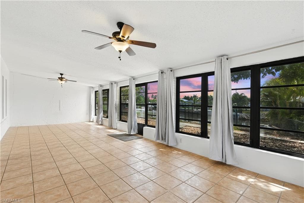 3461 Lakeview Dr, Naples, FL 34112-9