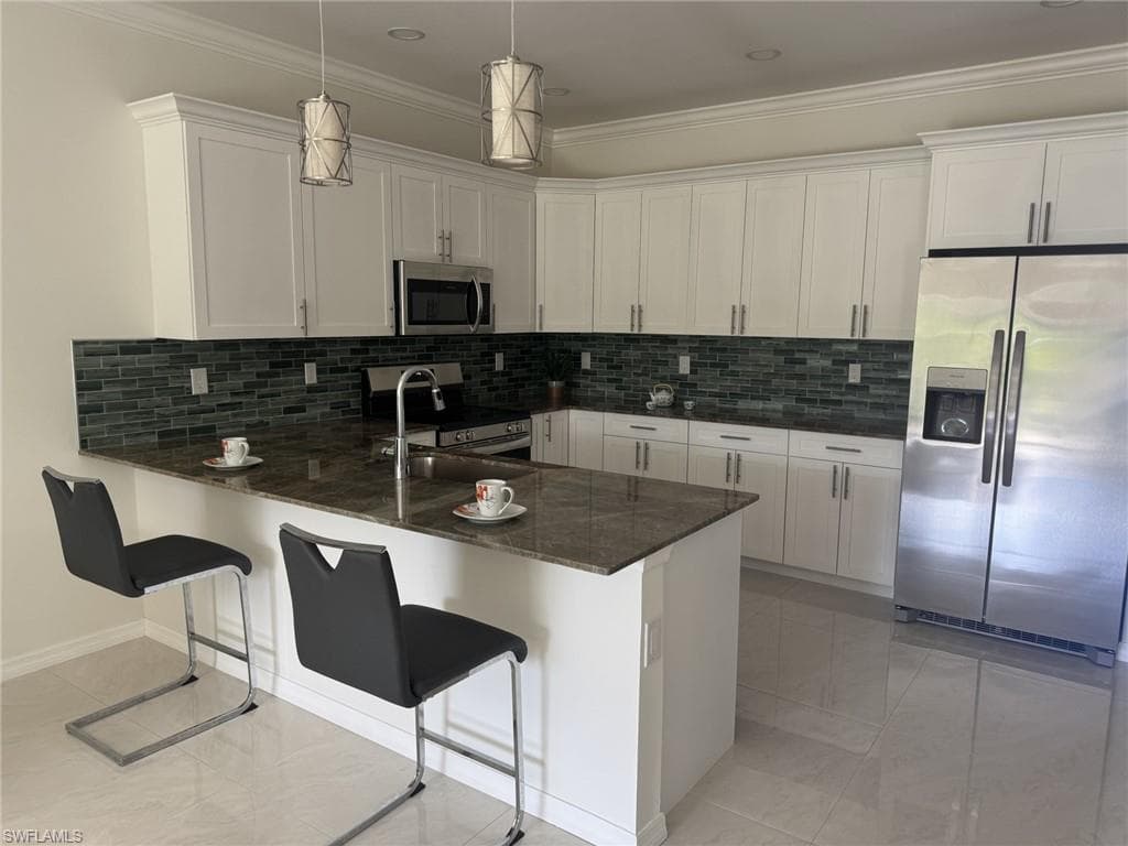 595 Carolina Ave, Fort Myers, FL 33905-3