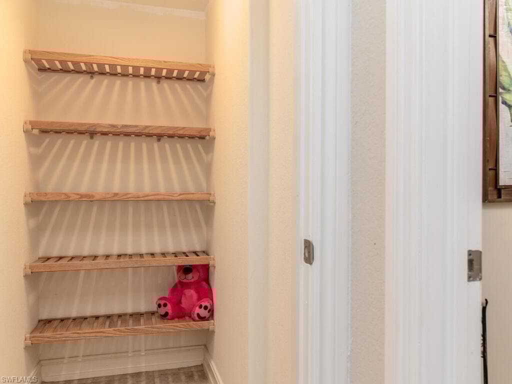9146 Chula Vista St 12905, Naples, FL 34113-9