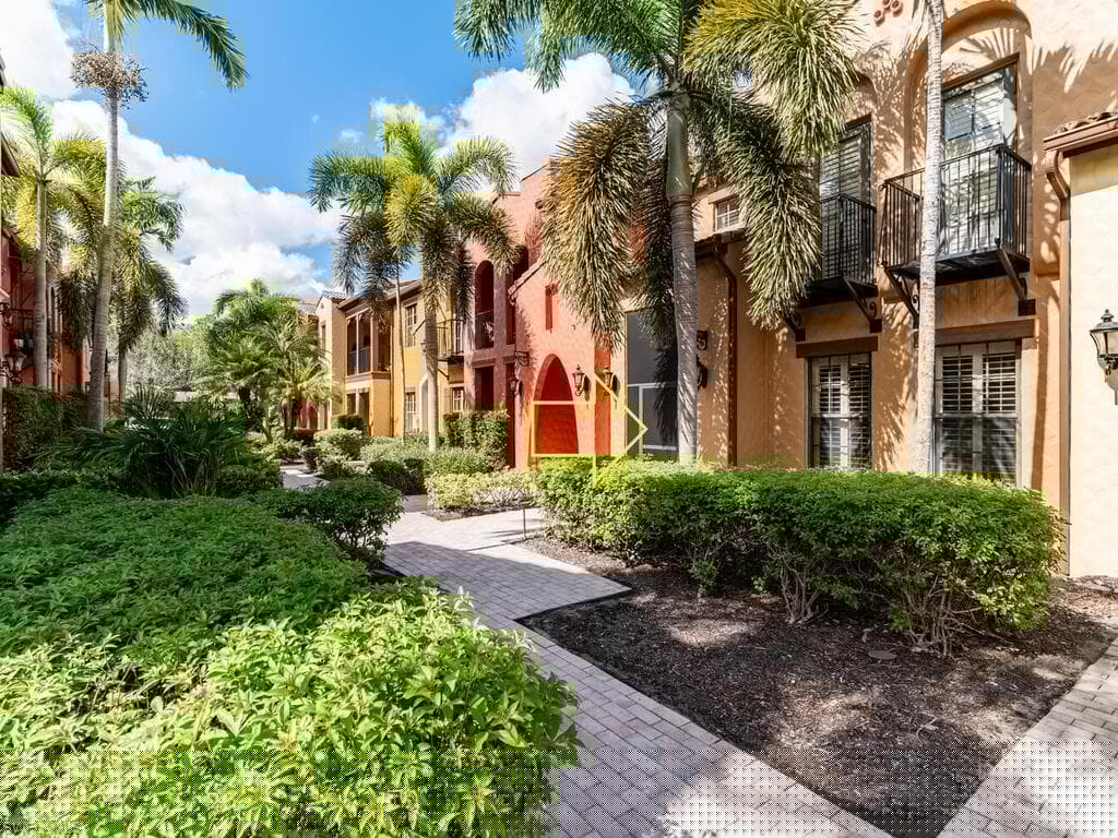 9146 Chula Vista St 12905, Naples, FL 34113-2