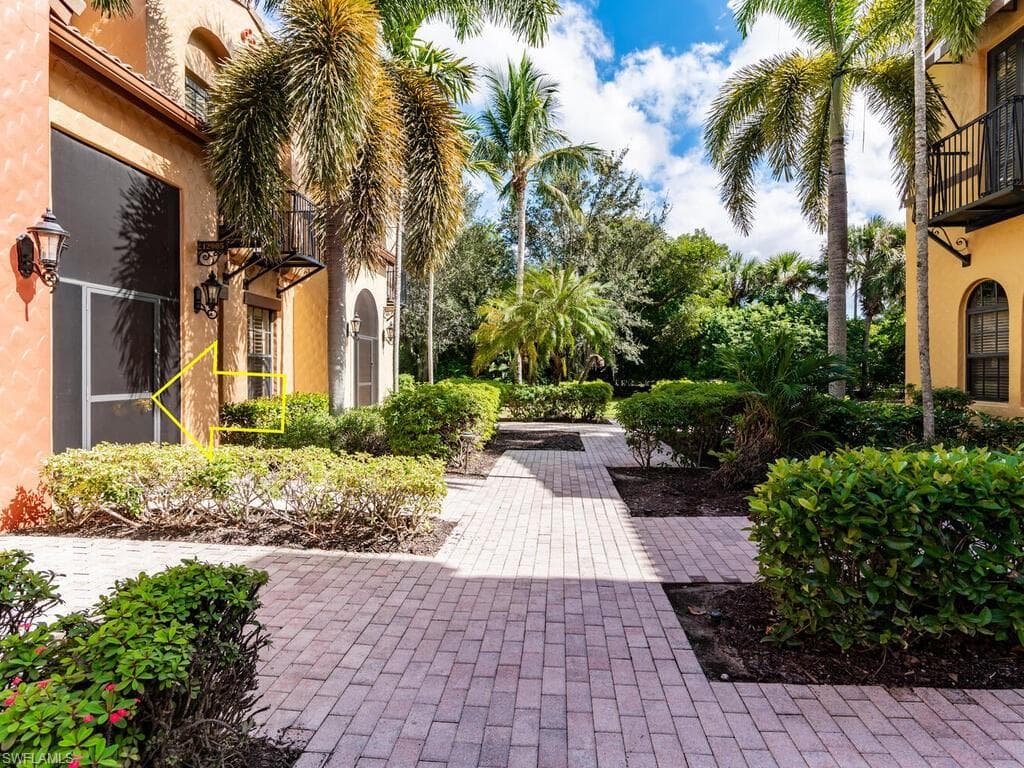 9146 Chula Vista St 12905, Naples, FL 34113-3