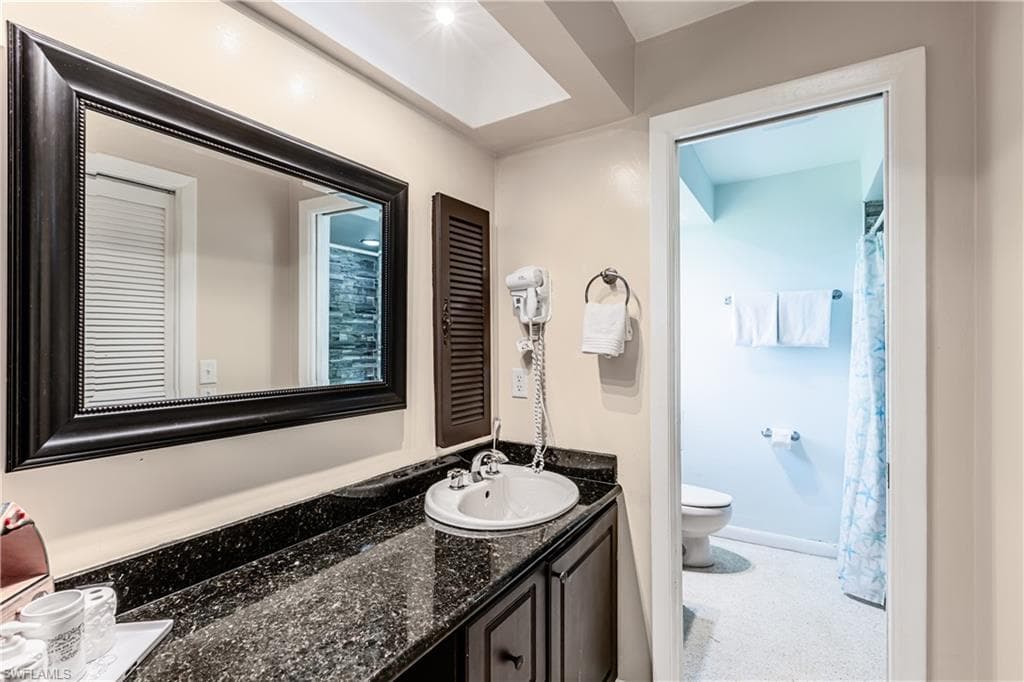 211 Flamingo Cir, Marco Island, FL 34145-10