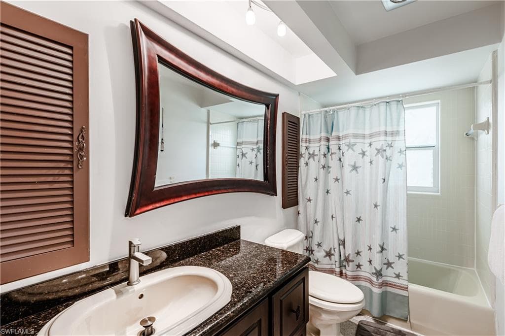 211 Flamingo Cir, Marco Island, FL 34145-13