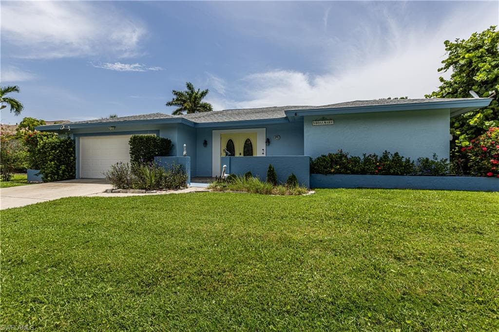 211 Flamingo Cir, Marco Island, FL 34145-20