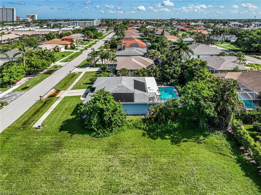 211 Flamingo Cir, Marco Island, FL 34145-22