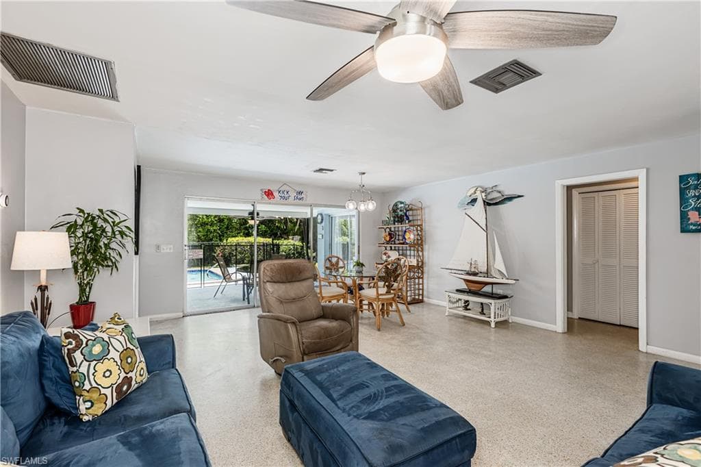 211 Flamingo Cir, Marco Island, FL 34145-3