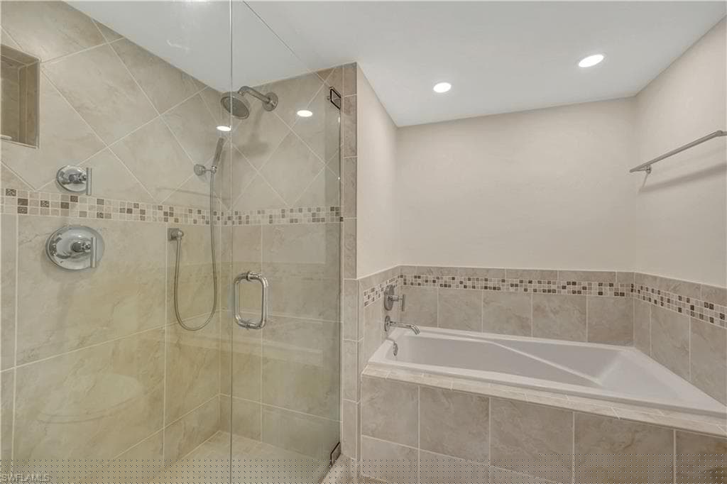 1080 Collier Blvd 305, Marco Island, FL 34145-21