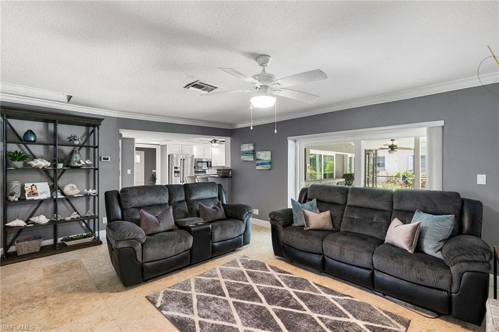 283 Forest Hills Blvd, Naples, FL 34113-10