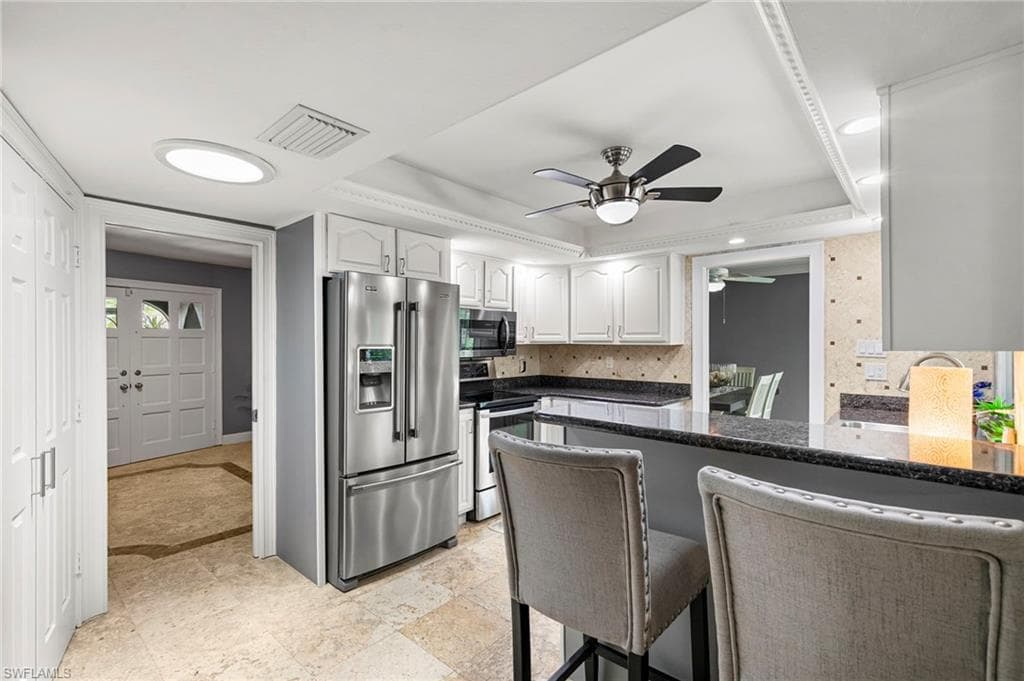 283 Forest Hills Blvd, Naples, FL 34113-12