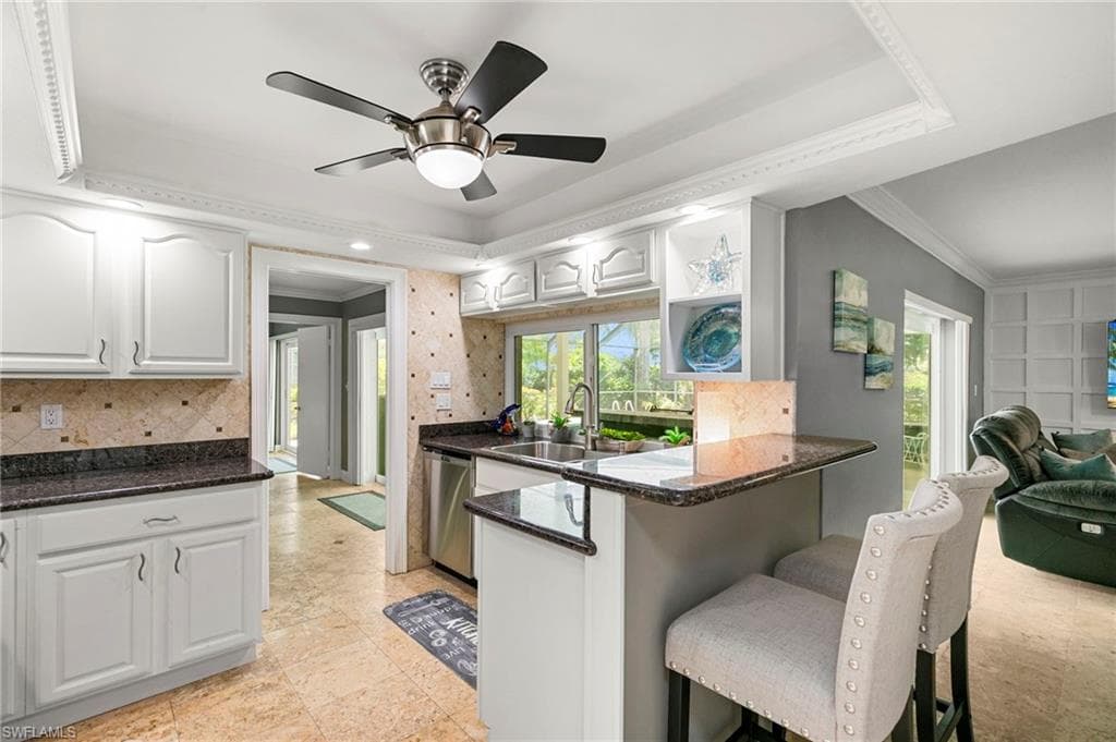 283 Forest Hills Blvd, Naples, FL 34113-13