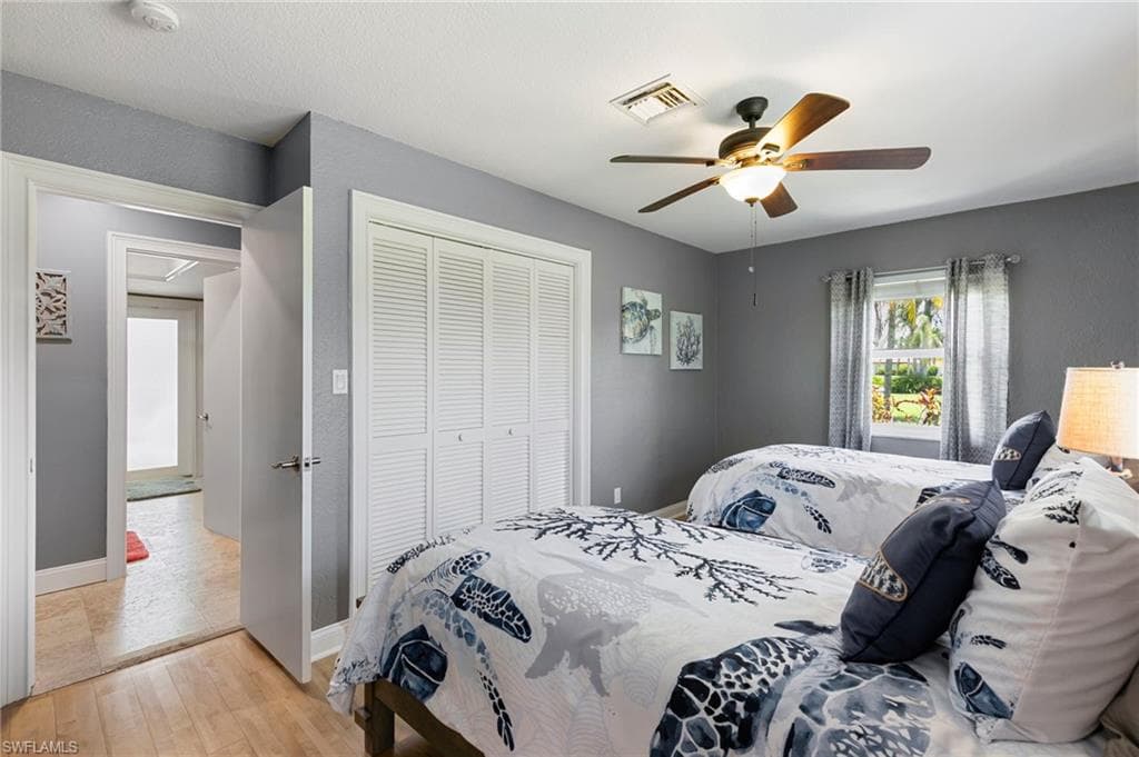 283 Forest Hills Blvd, Naples, FL 34113-28