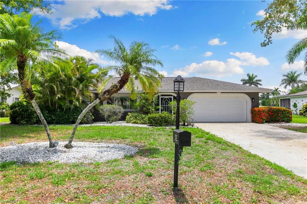 283 Forest Hills Blvd, Naples, FL 34113-2