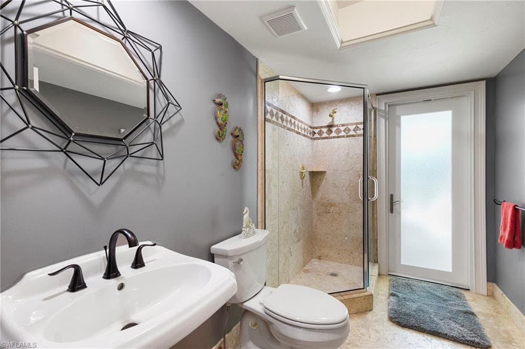 283 Forest Hills Blvd, Naples, FL 34113-29