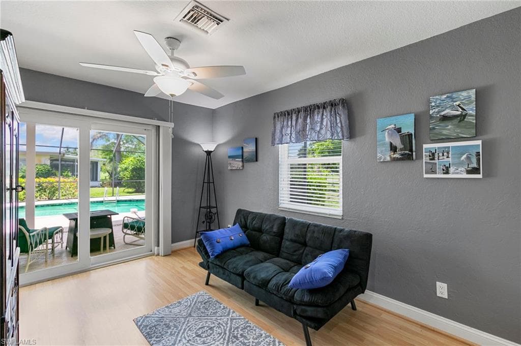 283 Forest Hills Blvd, Naples, FL 34113-30