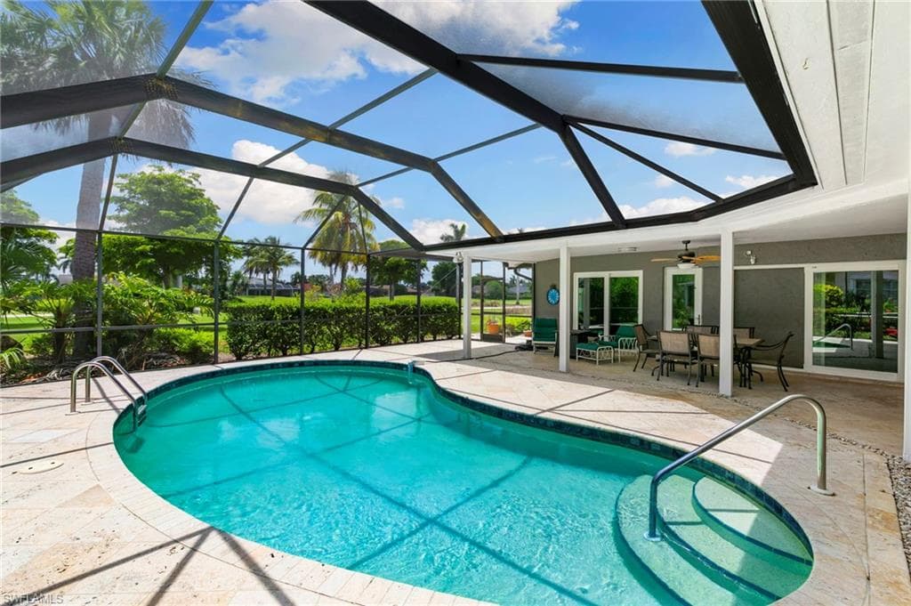 283 Forest Hills Blvd, Naples, FL 34113-33