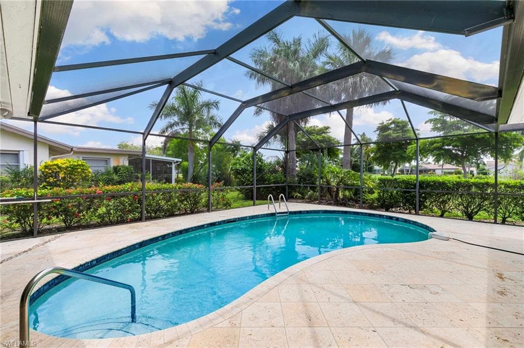 283 Forest Hills Blvd, Naples, FL 34113-36