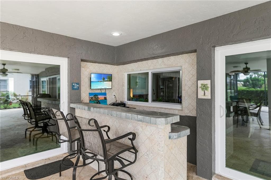 283 Forest Hills Blvd, Naples, FL 34113-37