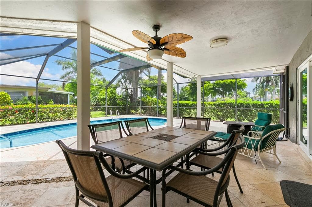 283 Forest Hills Blvd, Naples, FL 34113-38