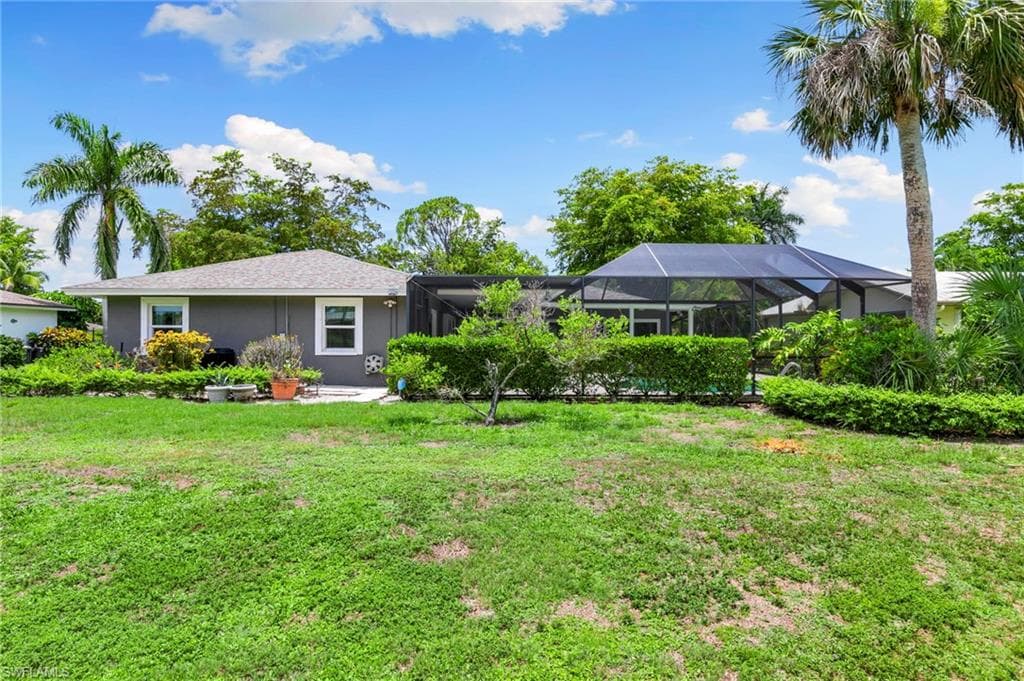 283 Forest Hills Blvd, Naples, FL 34113-40