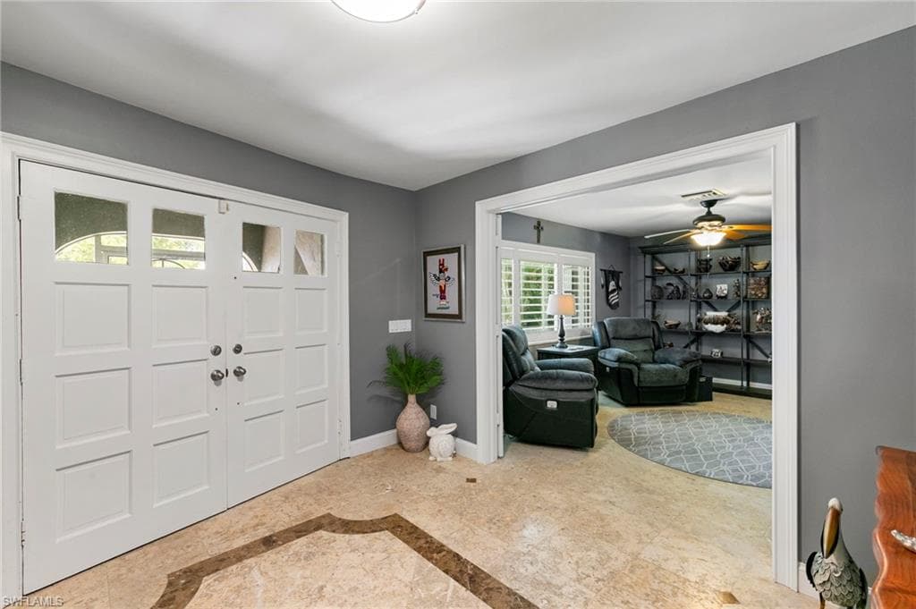 283 Forest Hills Blvd, Naples, FL 34113-4