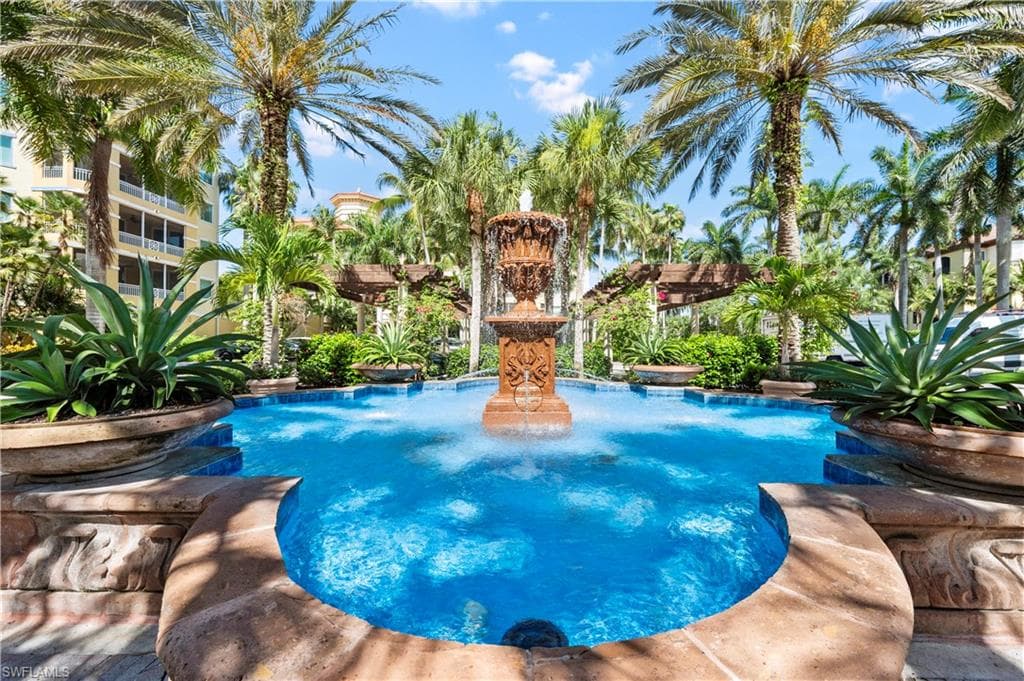 2738 Tiburon Blvd E B406, Naples, FL 34109-10