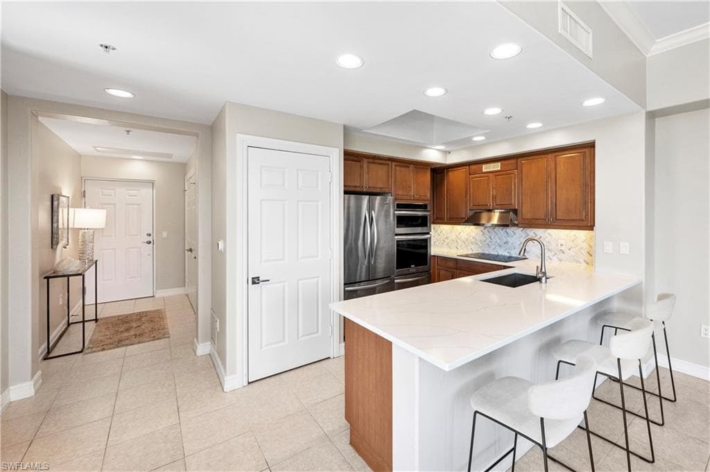 2738 Tiburon Blvd E B406, Naples, FL 34109-17