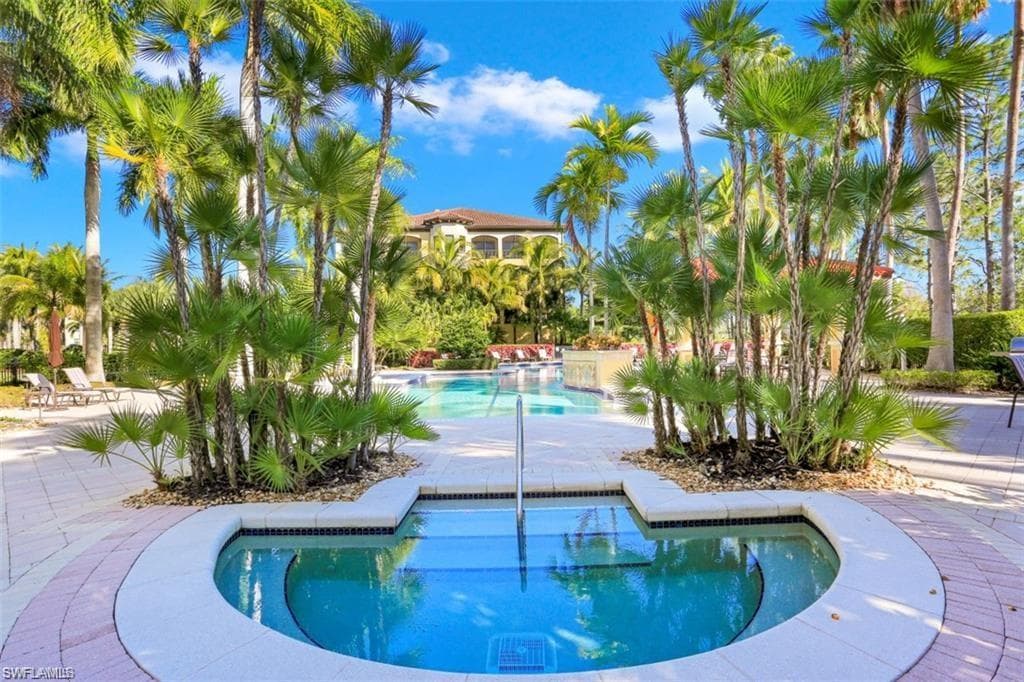 2738 Tiburon Blvd E B406, Naples, FL 34109-6