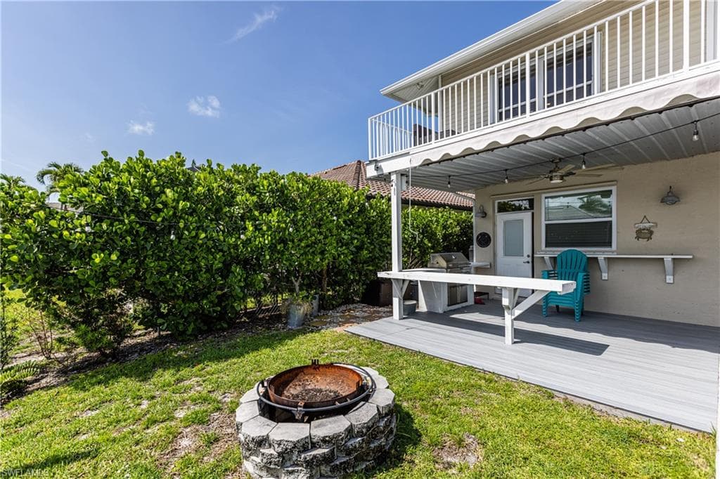 1218 Treasure Ct, Marco Island, FL 34145-32