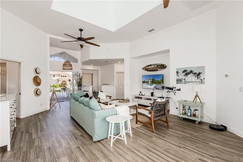 1218 Treasure Ct, Marco Island, FL 34145-4