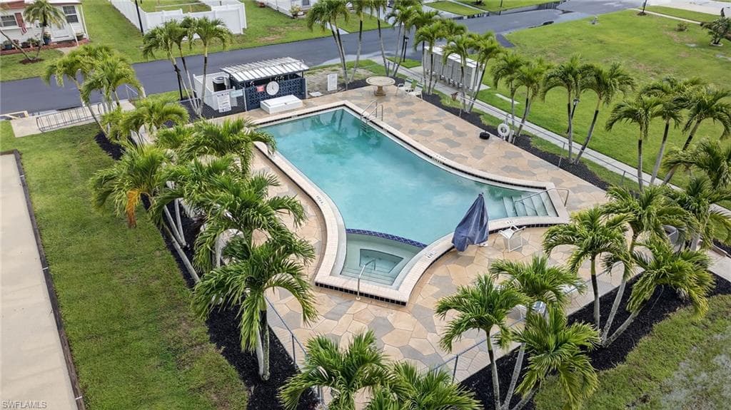 71 Enchanting Blvd E71, Naples, FL 34112-21