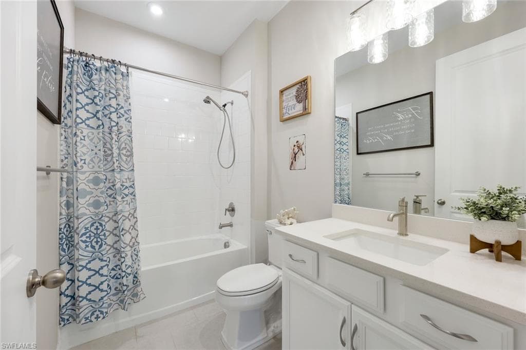 10341 Bonavie Cove Dr, Fort Myers, FL 33966-19