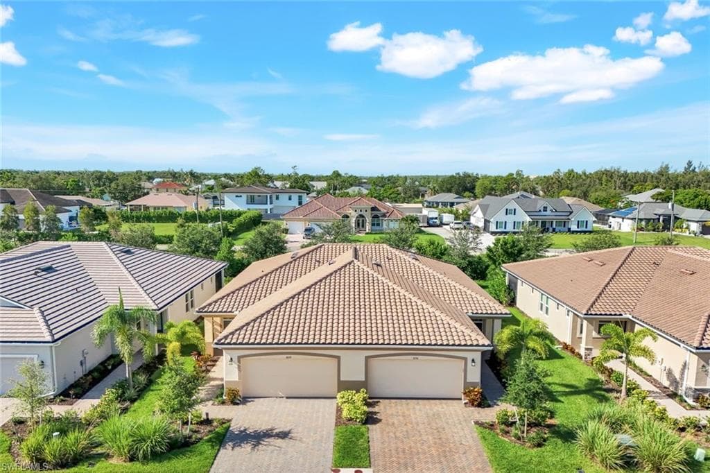 10341 Bonavie Cove Dr, Fort Myers, FL 33966-28