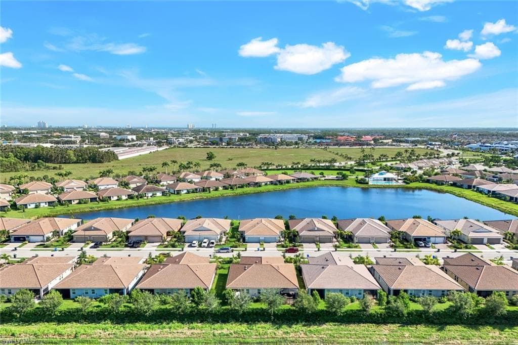 10341 Bonavie Cove Dr, Fort Myers, FL 33966-2