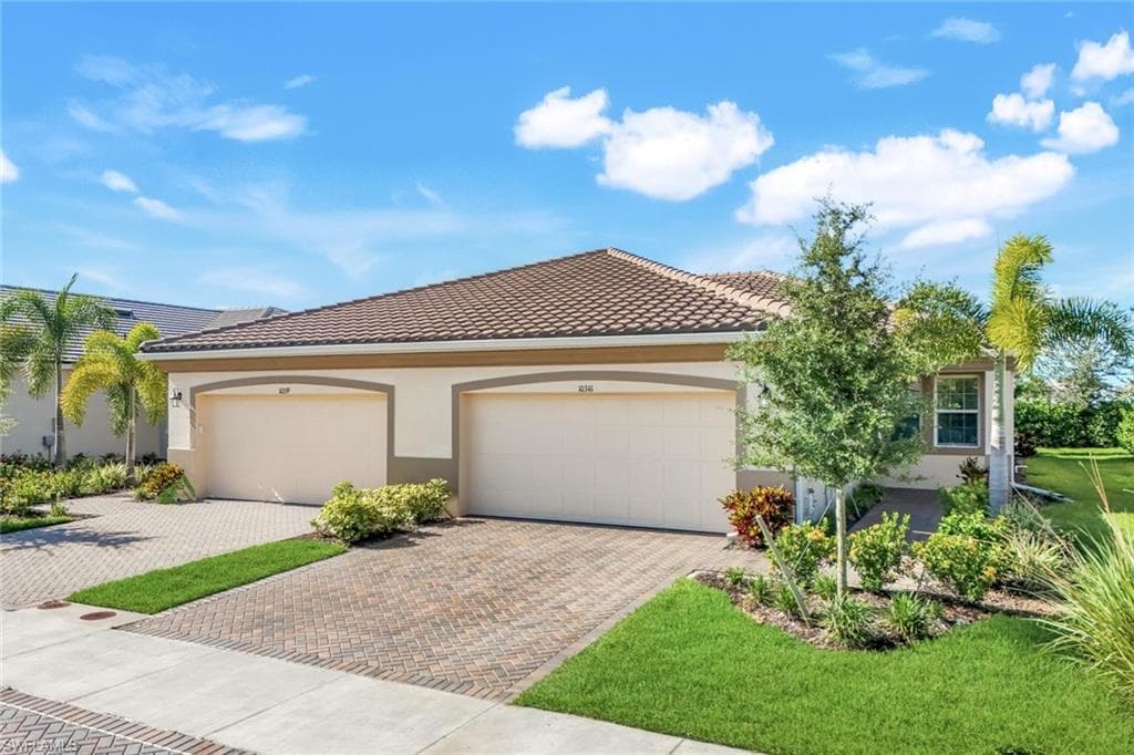 10341 Bonavie Cove Dr, Fort Myers, FL 33966-29