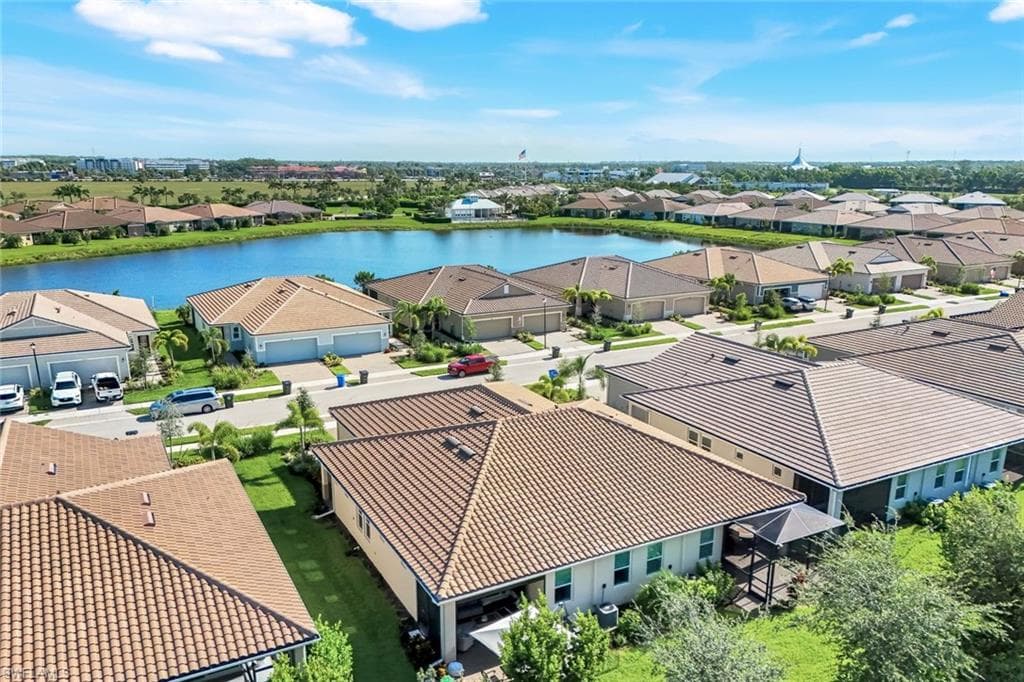 10341 Bonavie Cove Dr, Fort Myers, FL 33966-3