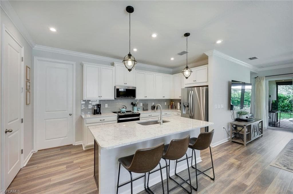 10341 Bonavie Cove Dr, Fort Myers, FL 33966-4